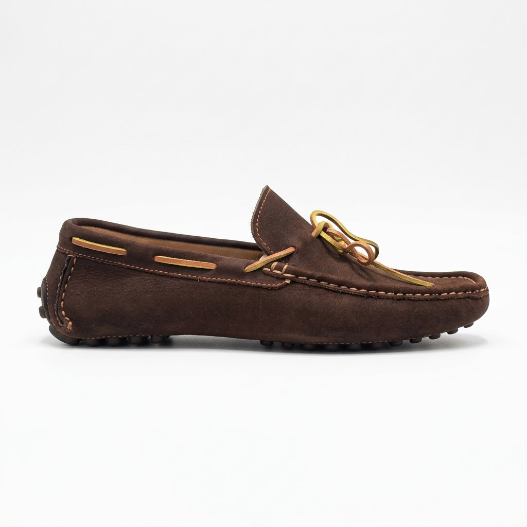 Mocasín MEGA Driver en cuero nobuck café oscuro